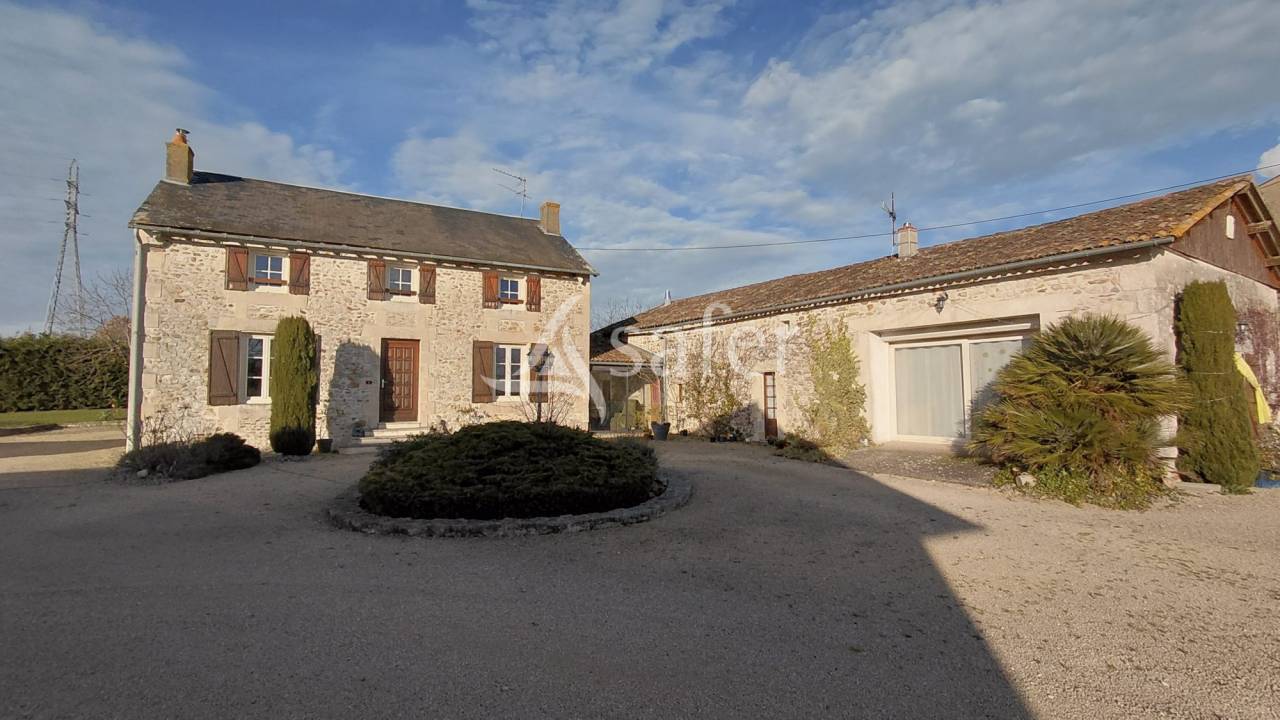 Propriet&agrave; rurale In vendita Vienne