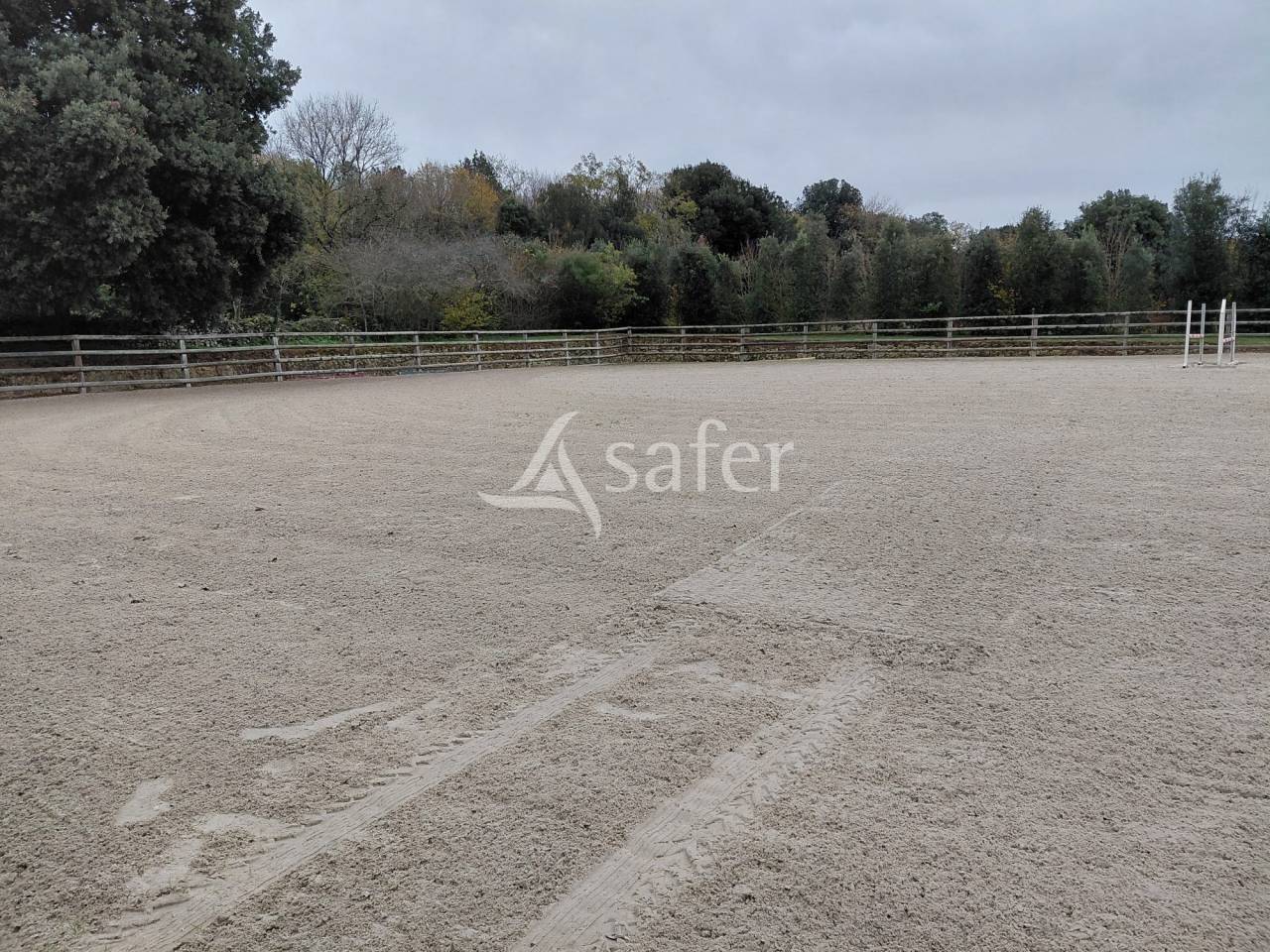 Propriet&agrave; equestre In vendita Charente-Maritime