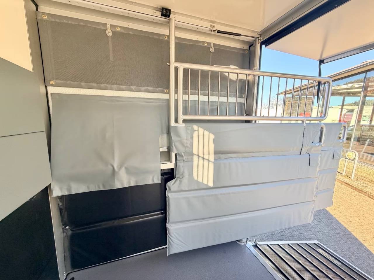 Van per Cavalli Renault RENAULT 0 Nuovo