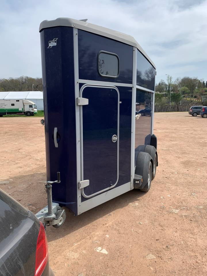 Trailer Ifor Williams HB403 1,5 Cavalli 2018 Occasione