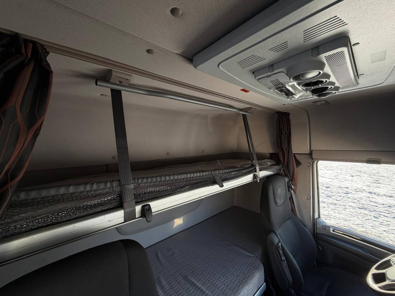 Camion per Cavalli Daf SEMI-REMORQUE 10P-APPARTEMENT 4P 2017 Occasione