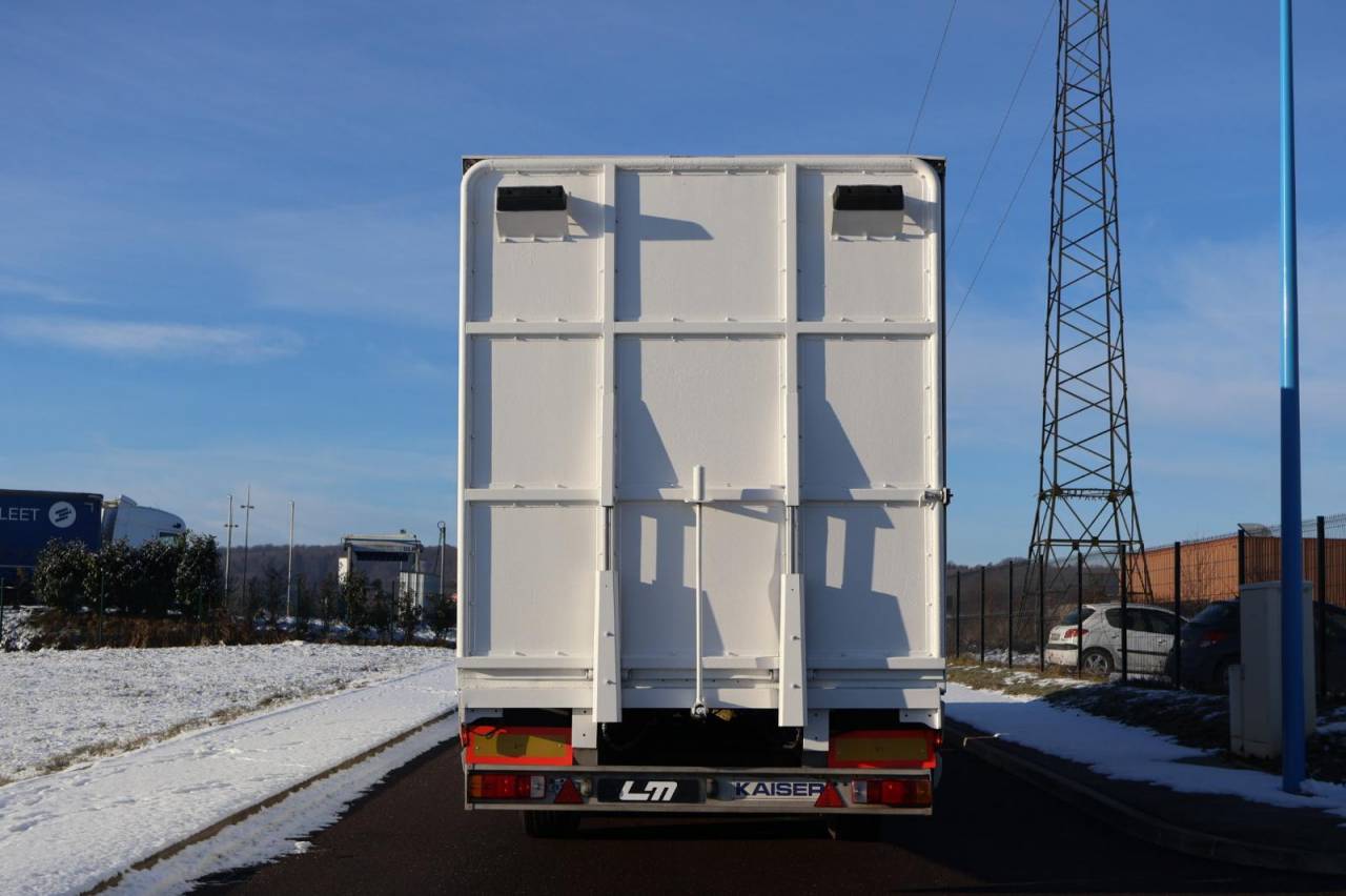 Camion per Cavalli Daf SEMI-REMORQUE 10P-APPARTEMENT 4P 2017 Occasione