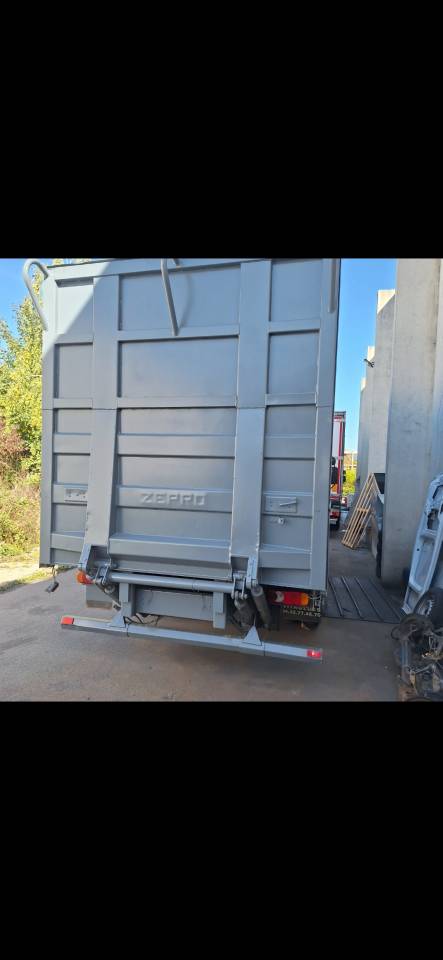 Camion per Cavalli Renault Midlum  2004 Occasione