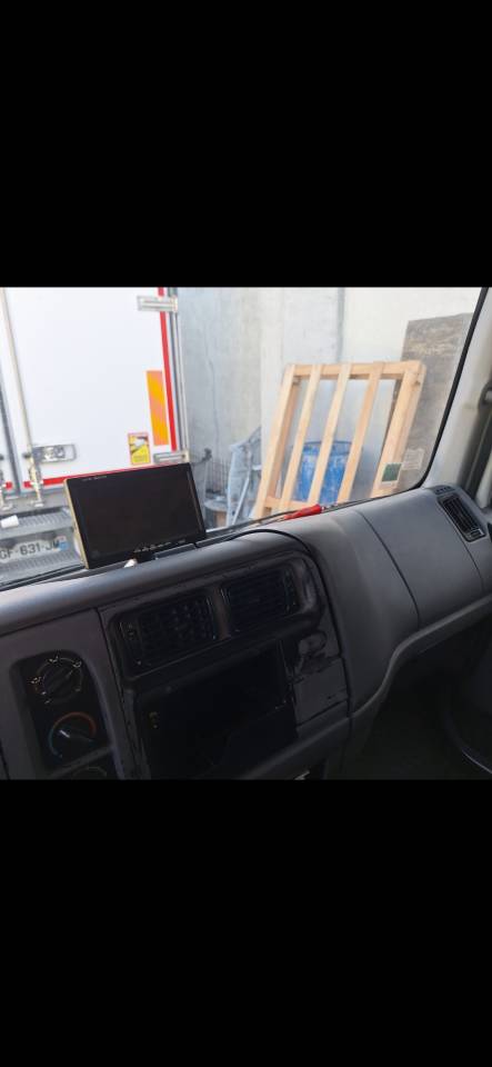 Camion per Cavalli Renault Midlum  2004 Occasione