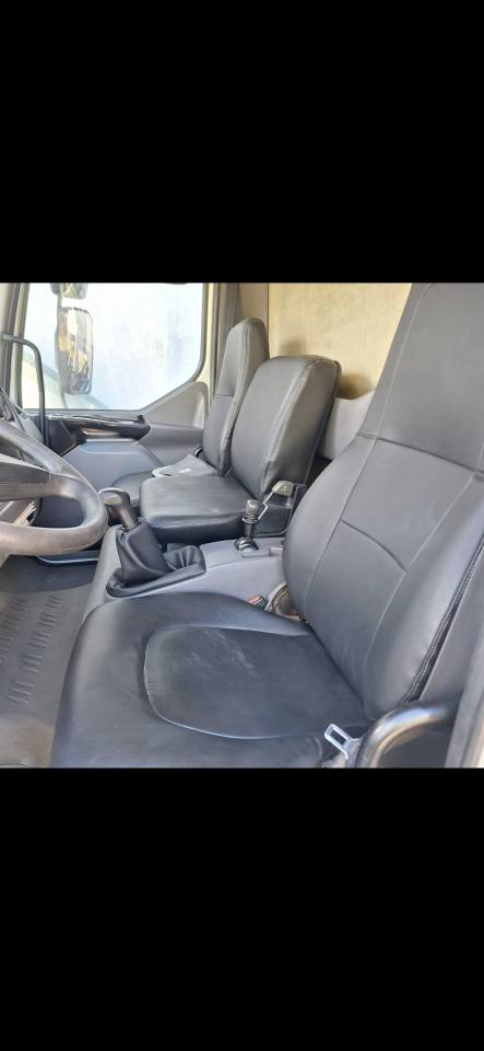 Camion per Cavalli Renault Midlum  2004 Occasione