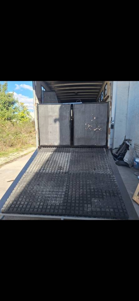 Camion per Cavalli Renault Midlum  2004 Occasione