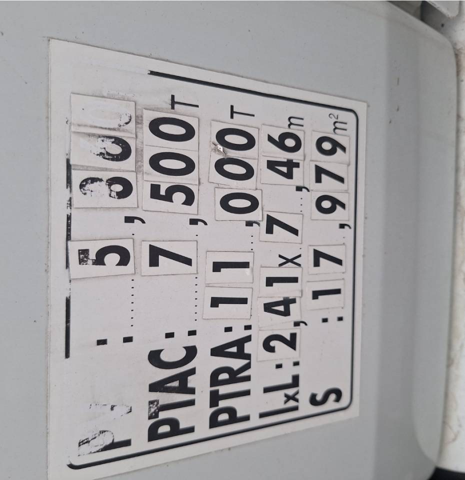 Camion per Cavalli Renault Midlum  2004 Occasione