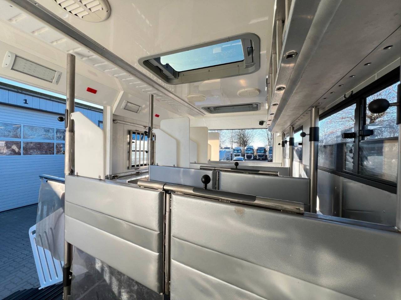 Camion per Cavalli Mercedes MERCEDES-BENZ 0 Occasione