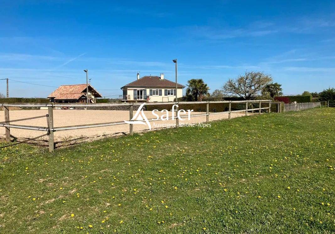 Propriet&agrave; equestre In vendita Ain