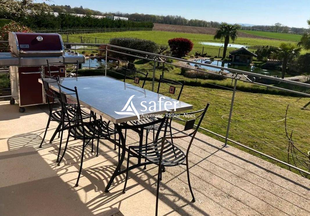 Propriet&agrave; equestre In vendita Ain