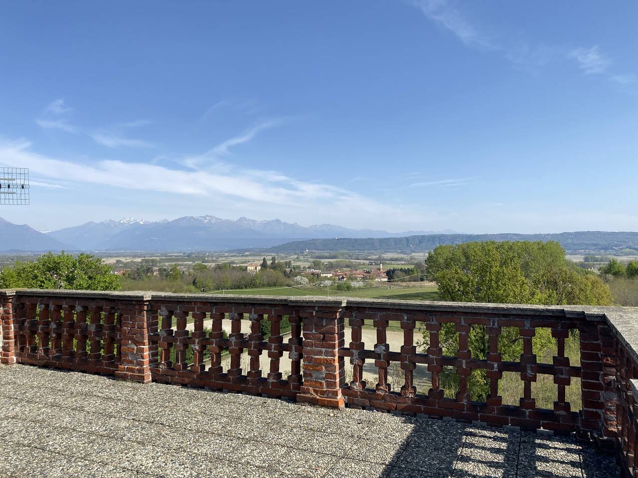 Propriet&agrave; con strutture per attivit&agrave; equestri