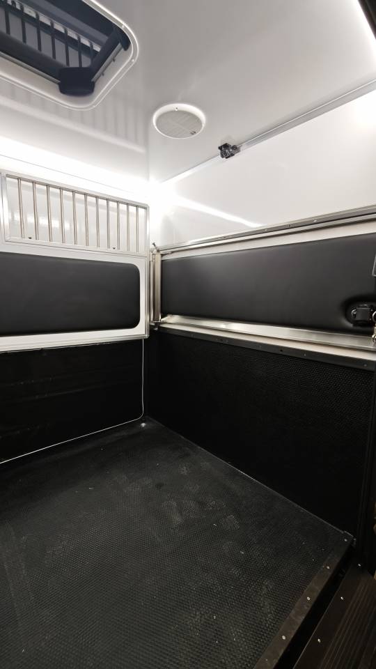 Van per Cavalli Krismar 5p stalles 2026 Nuovo