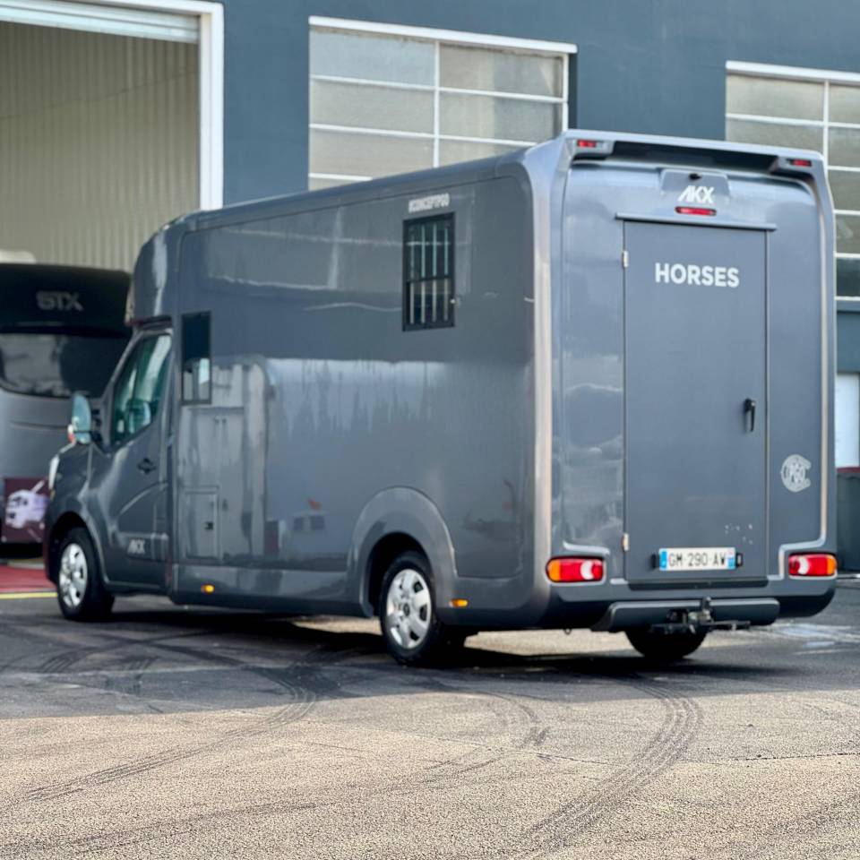 Van per Cavalli AKX 5stalles 2023 Occasione