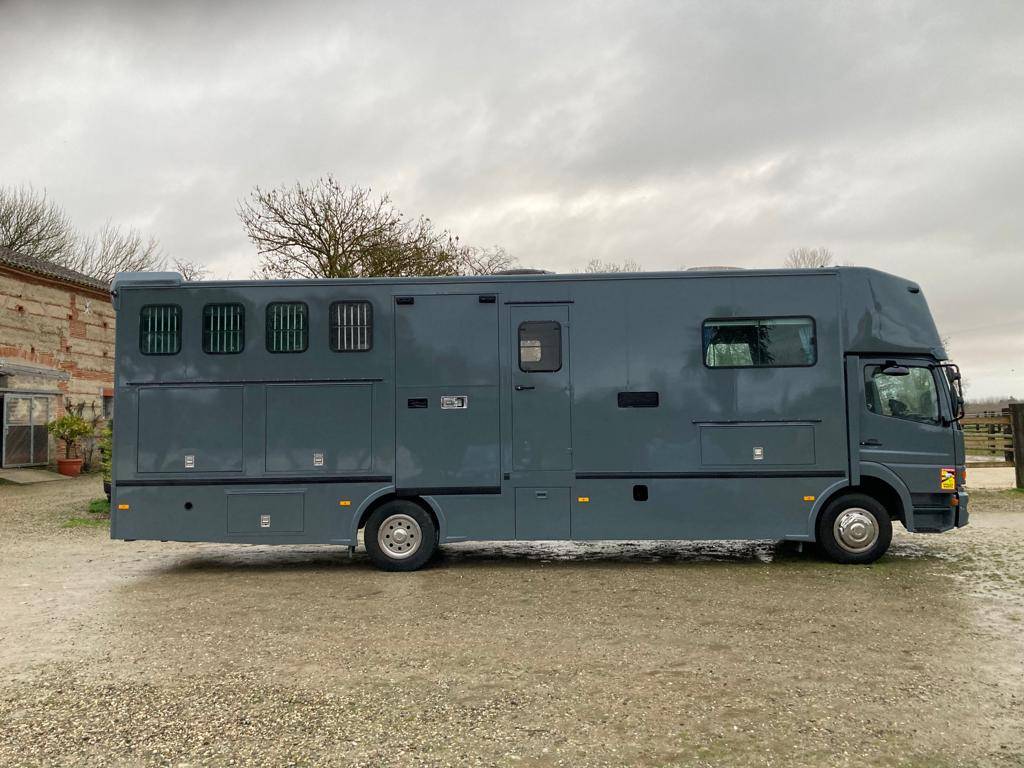 Camion per Cavalli Mercedes AK 2004 Occasione