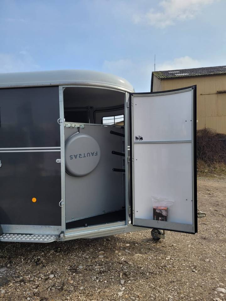 Trailer Fautras oblic +3 3 Cavalli 2026 Nuovo