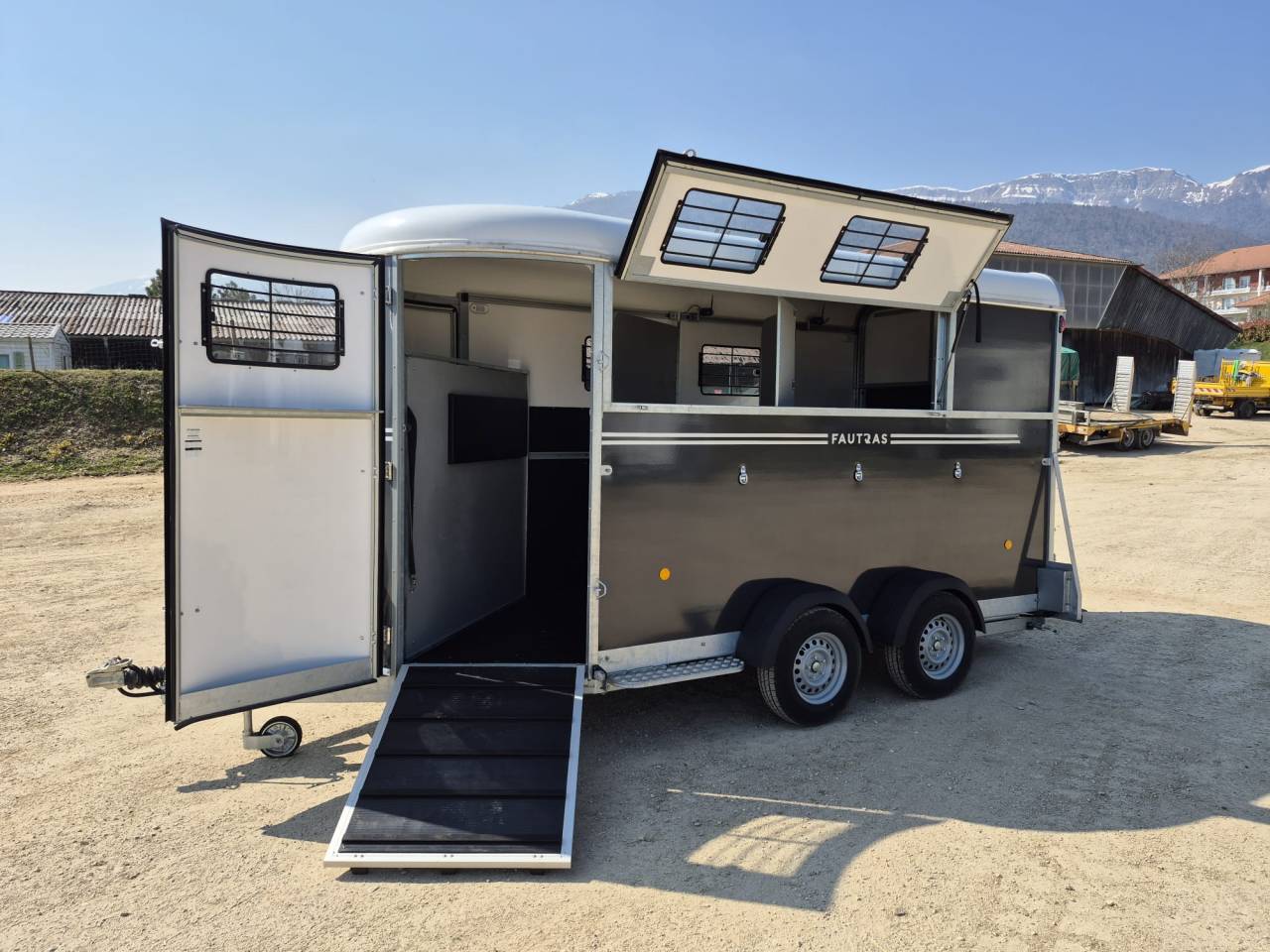 Trailer Fautras oblic +3 3 Cavalli 2026 Nuovo