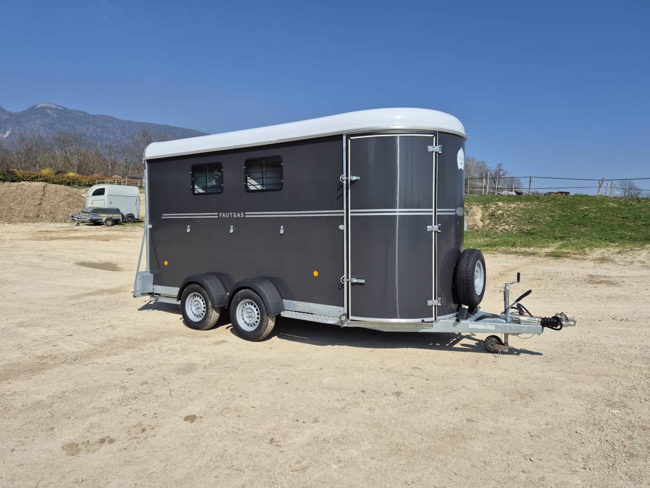 Trailer Fautras oblic +3 3 Cavalli 2026 Nuovo