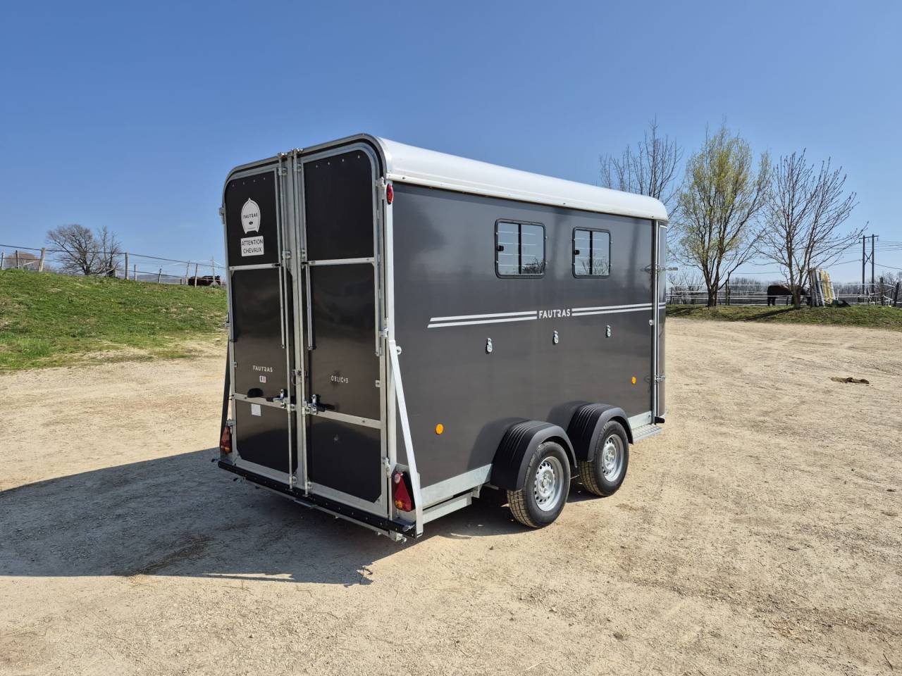 Trailer Fautras oblic +3 3 Cavalli 2026 Nuovo