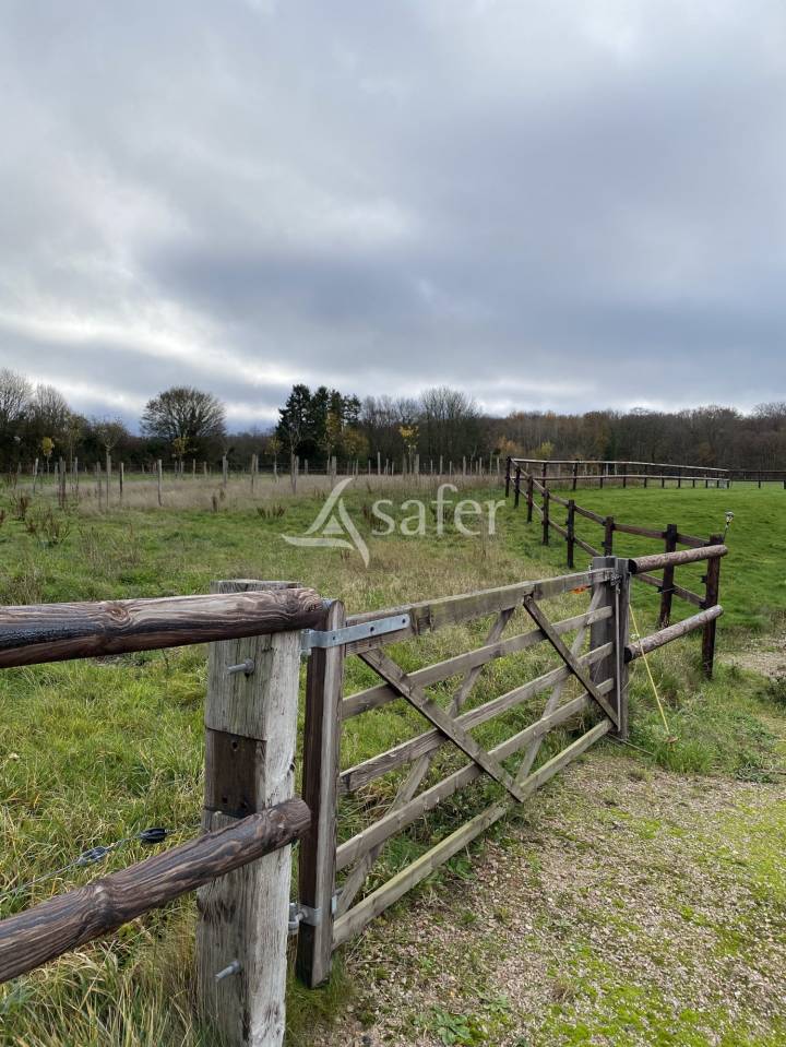 Propriet&agrave; rurale In vendita Calvados