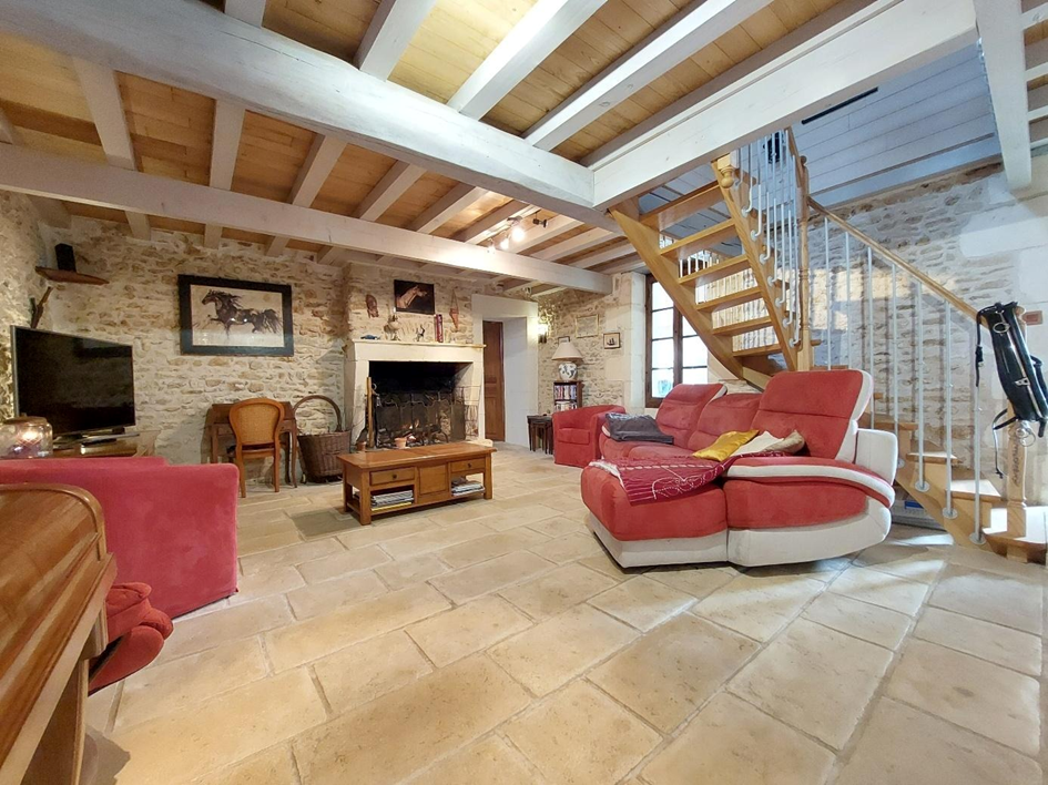 Propriet&agrave; equestre In vendita Charente-Maritime