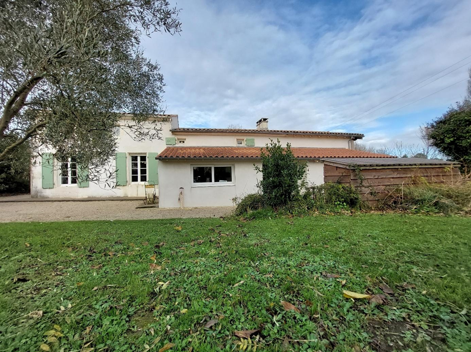 Propriet&agrave; equestre In vendita Charente-Maritime