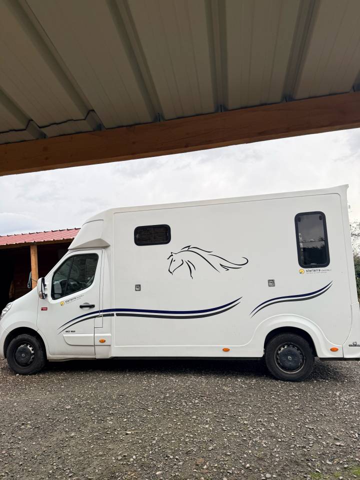 Van per Cavalli Ameline HARAS 3 PLACES RENAULT MASTER 2016 Occasione