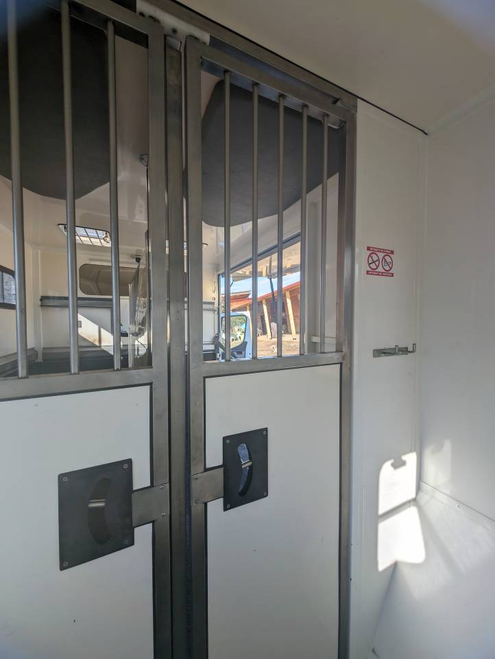 Van per Cavalli Ameline HARAS 3 PLACES RENAULT MASTER 2016 Occasione