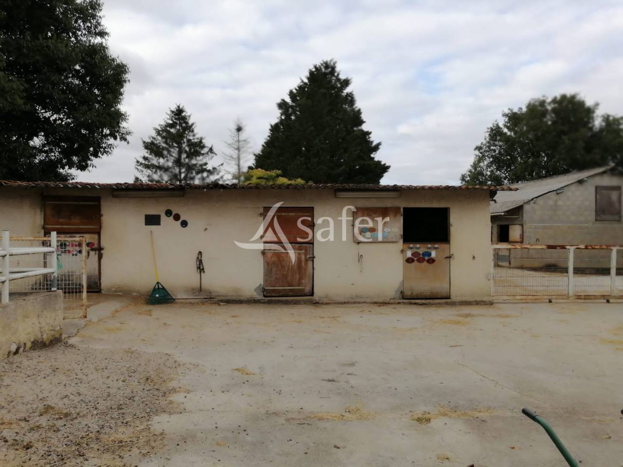 Propriet&agrave; equestre In vendita Charente