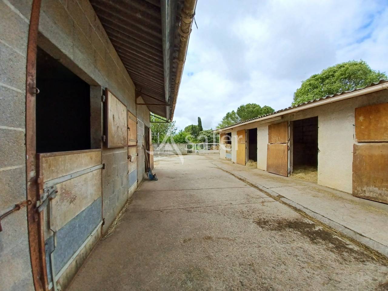 Propriet&agrave; equestre In vendita Charente