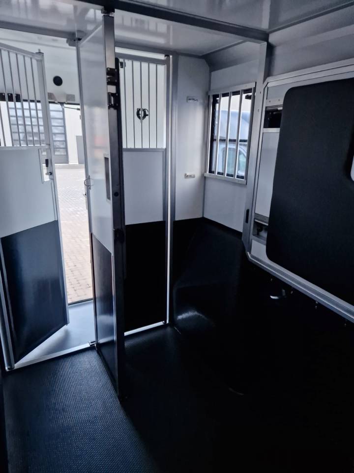 Van per Cavalli AKX Akx stallion 2026 Nuovo