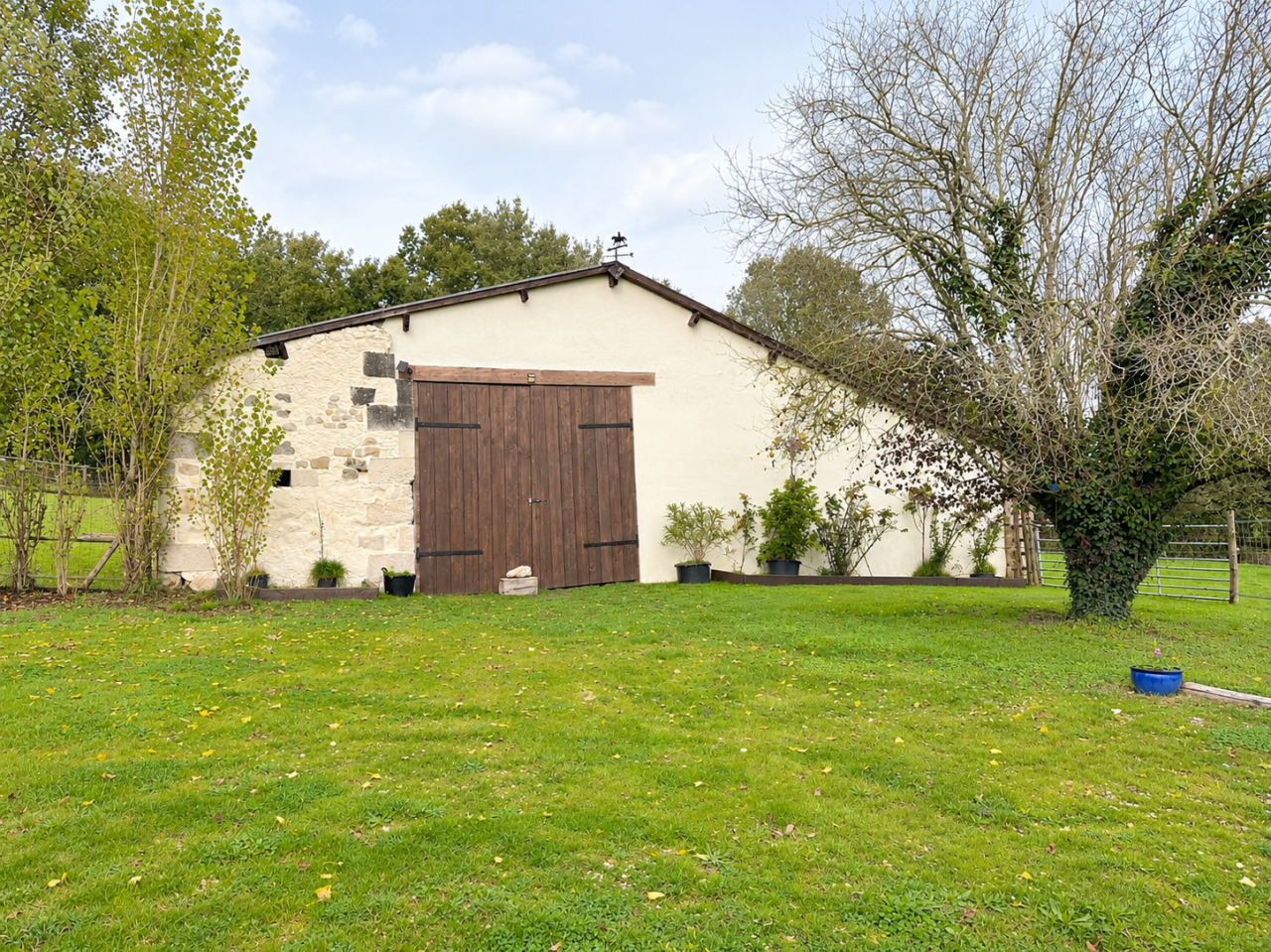 Propriet&agrave; equestre In vendita Charente