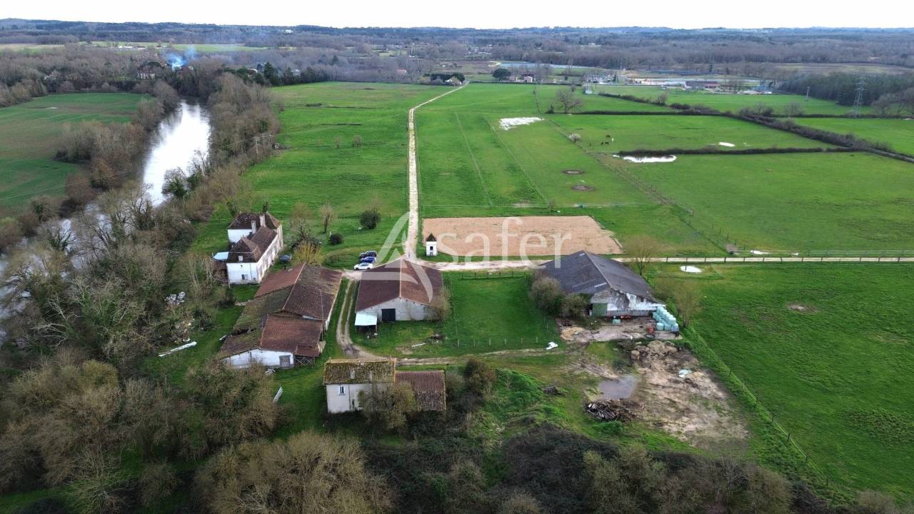 Propriet&agrave; equestre In vendita Dordogne