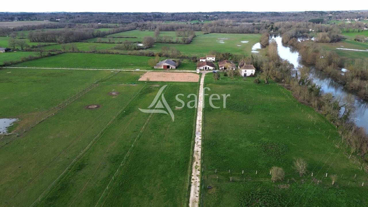 Propriet&agrave; equestre In vendita Dordogne
