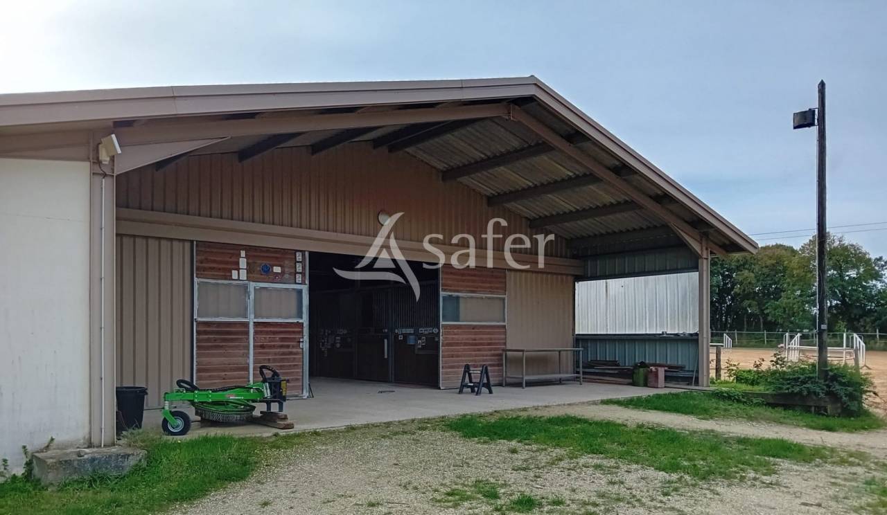 Propriet&agrave; equestre In vendita Charente-Maritime