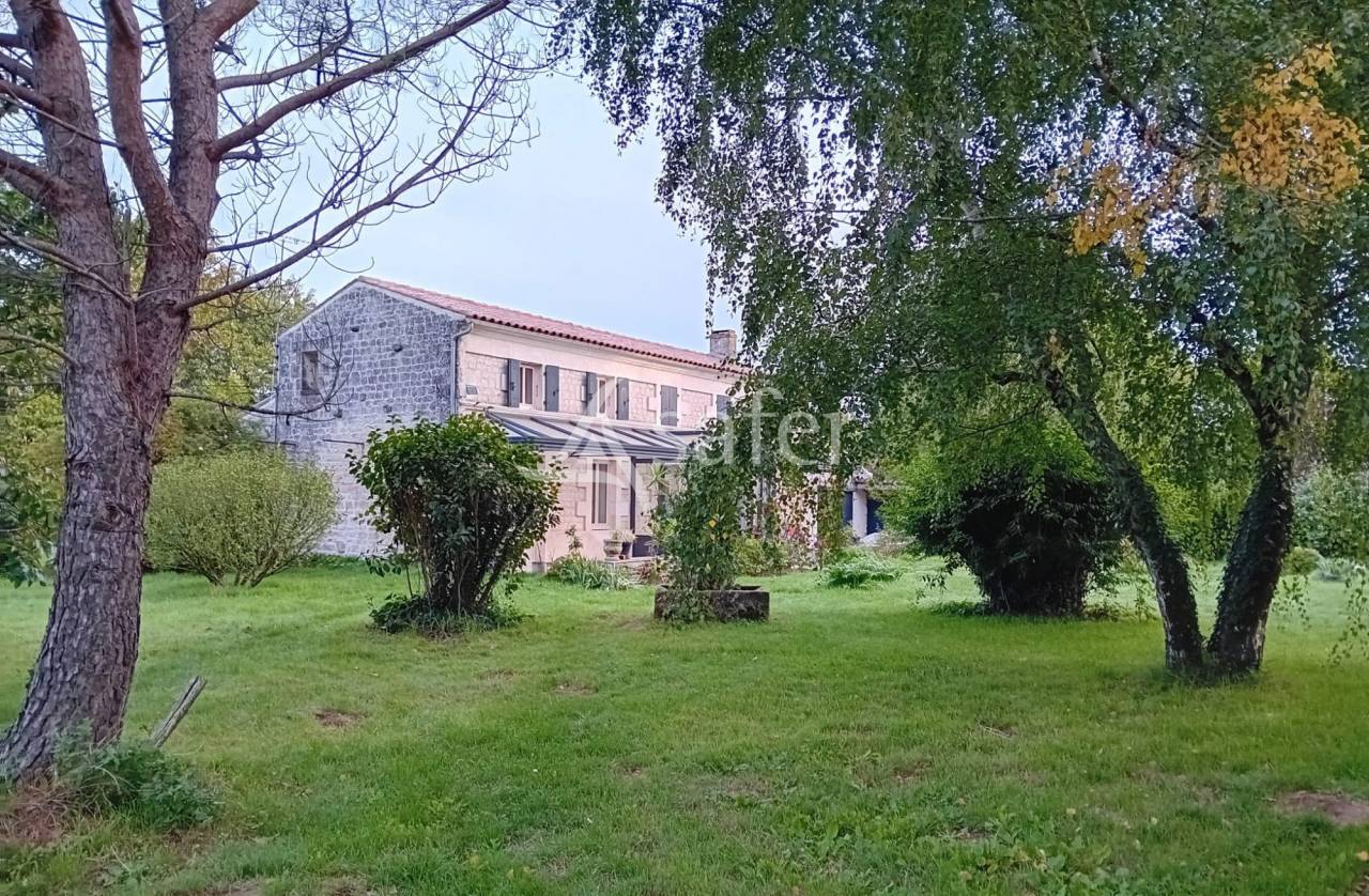 Propriet&agrave; equestre In vendita Charente-Maritime