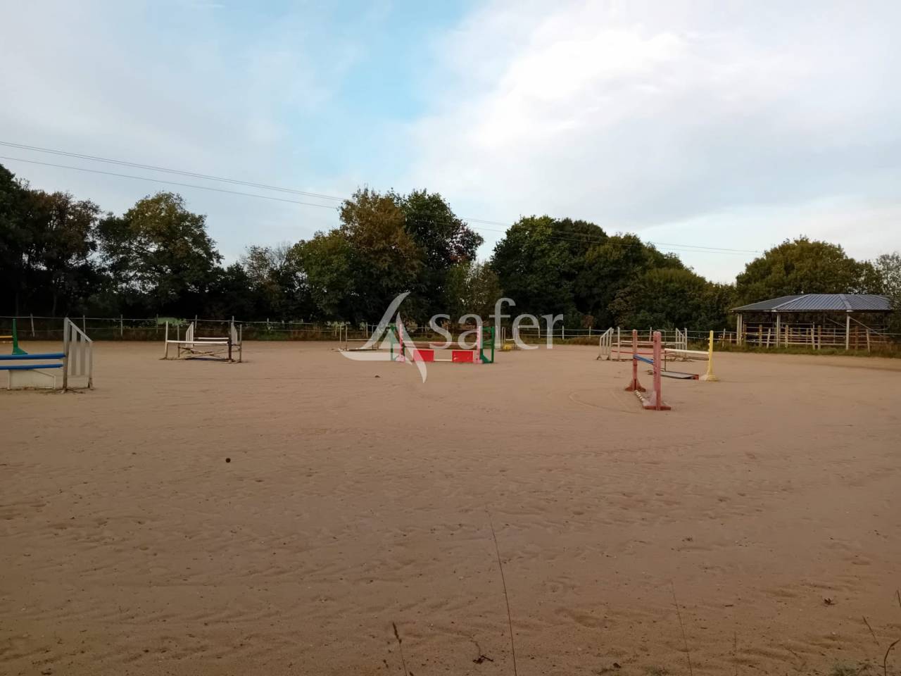 Propriet&agrave; equestre In vendita Charente-Maritime
