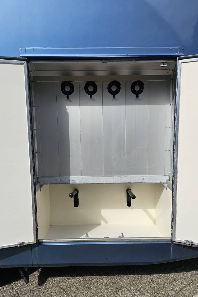 Camion per Cavalli Mercedes ATEGO 2013 Occasione