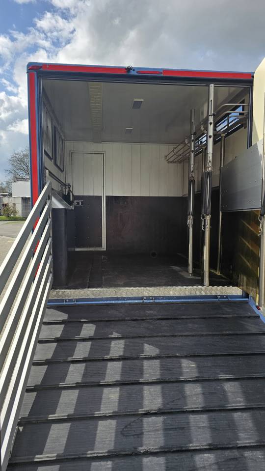 Camion per Cavalli Mercedes ATEGO 2013 Occasione