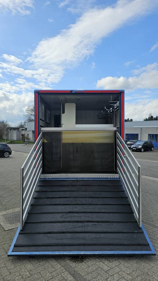 Camion per Cavalli Mercedes ATEGO 2013 Occasione