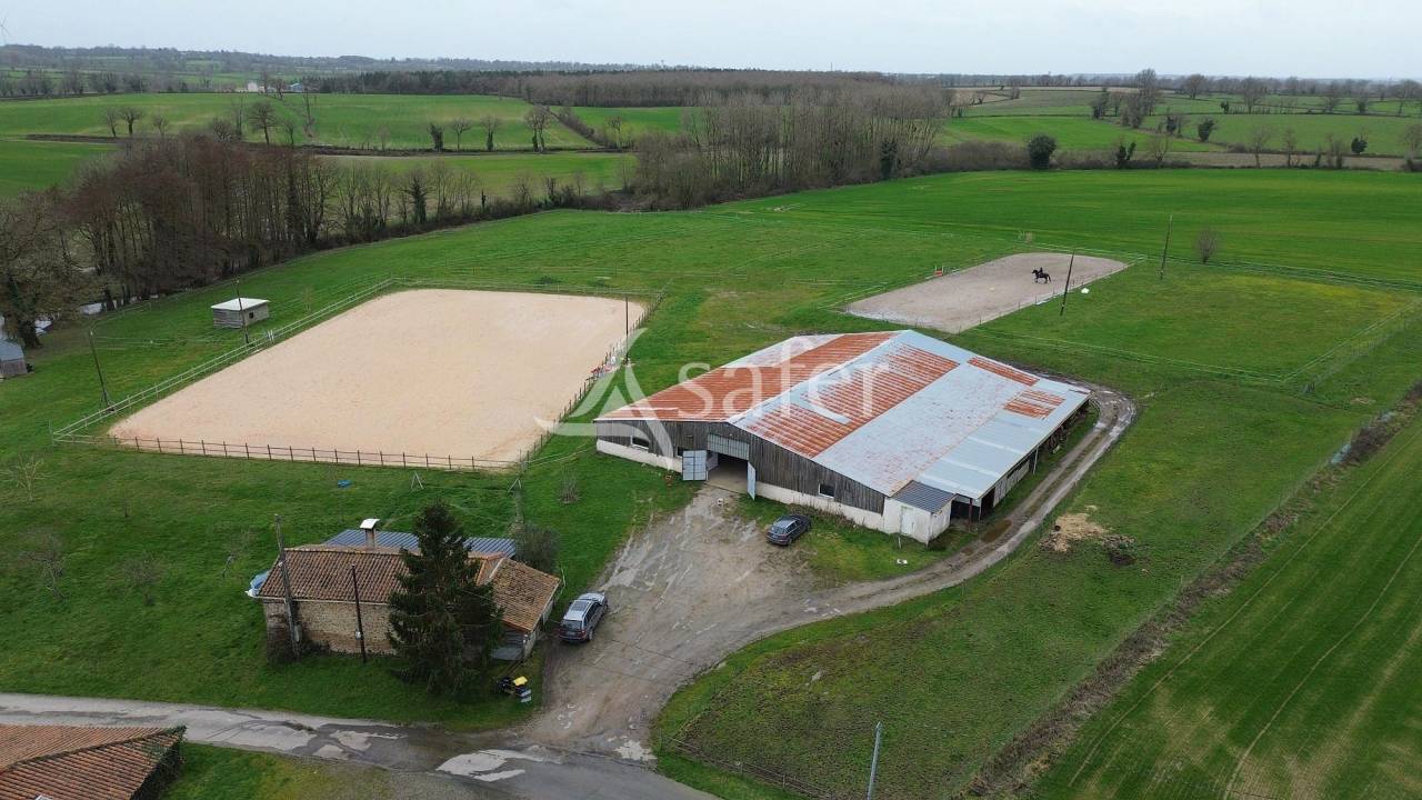 Propriet&agrave; equestre In vendita Deux-S&egrave;vres