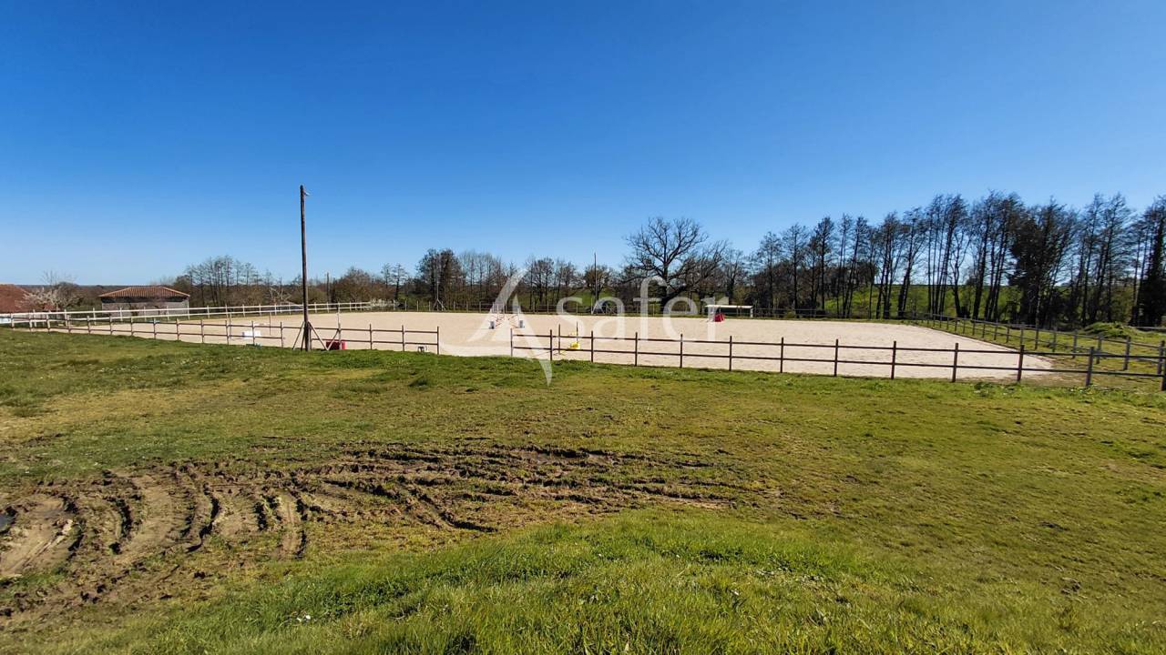 Propriet&agrave; equestre In vendita Deux-S&egrave;vres