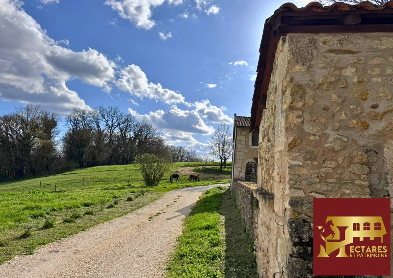 Propriet&agrave; equestre In vendita Dordogne