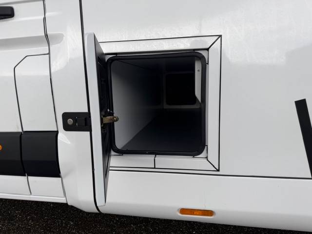 Van per Cavalli AKX Renault Master 2026 Nuovo