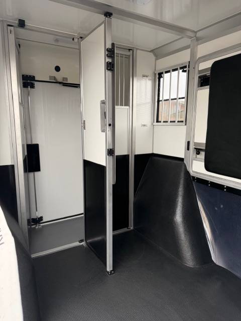 Van per Cavalli AKX Renault Master 2026 Nuovo