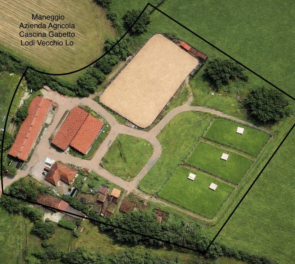 Complesso imm. adibito ad Azienda Agricola con Maneggio