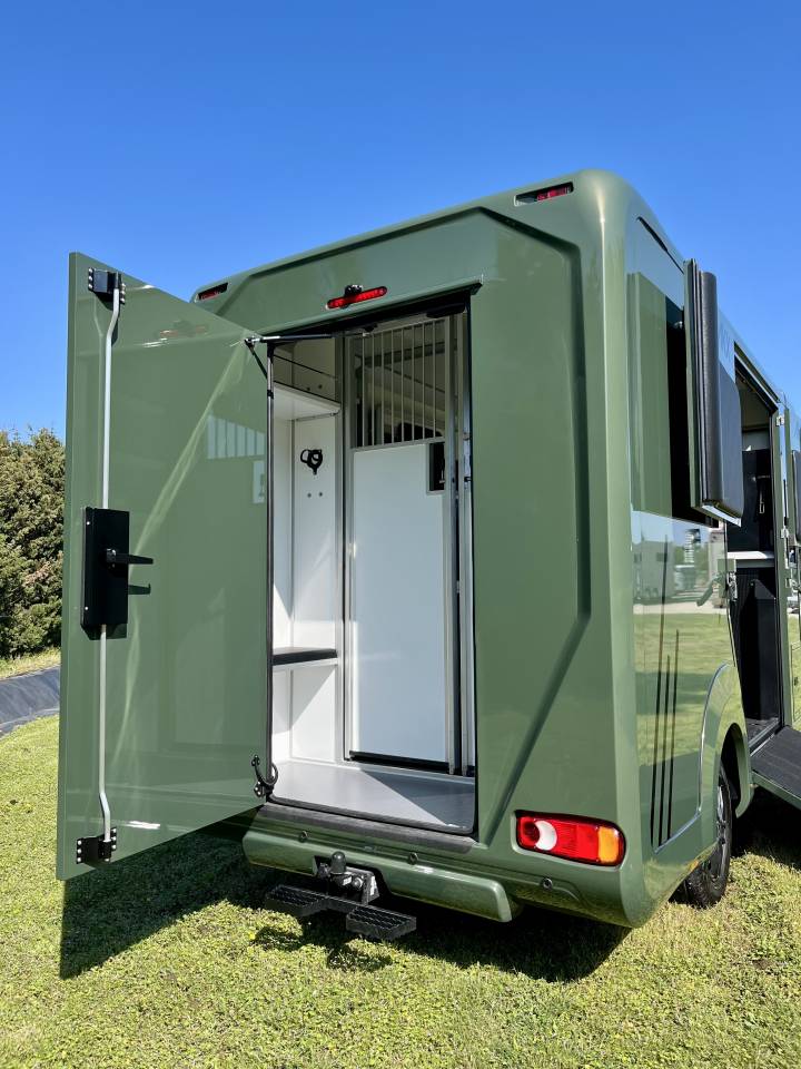 Van per Cavalli AKX  2026 Nuovo