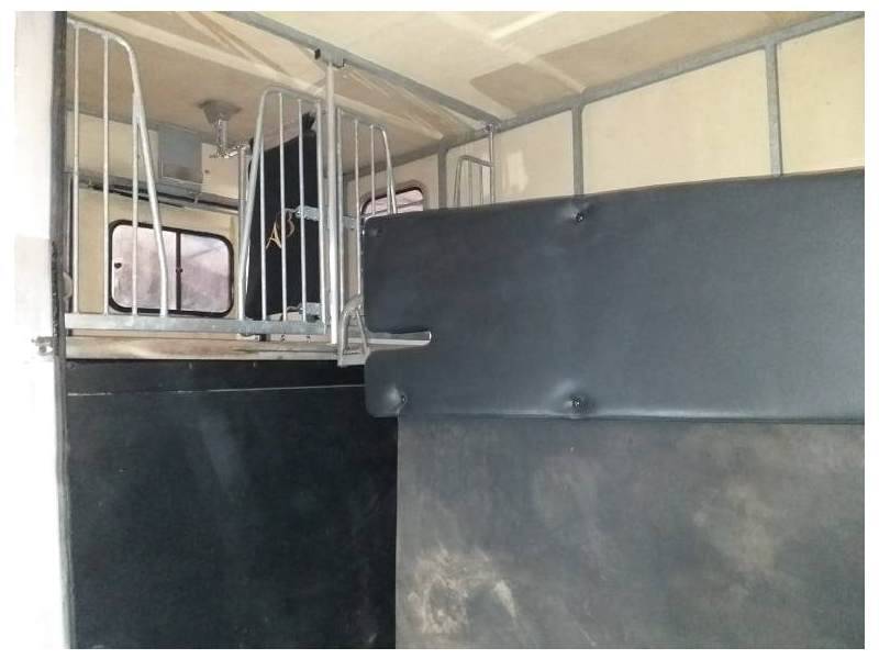 Van per Cavalli Renault Master II 2006 Occasione