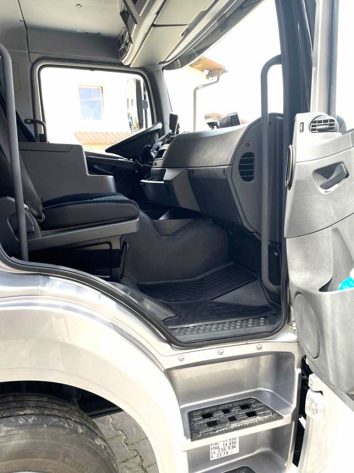 Camion per Cavalli Mercedes MERCEDES-BENZ 0 Occasione