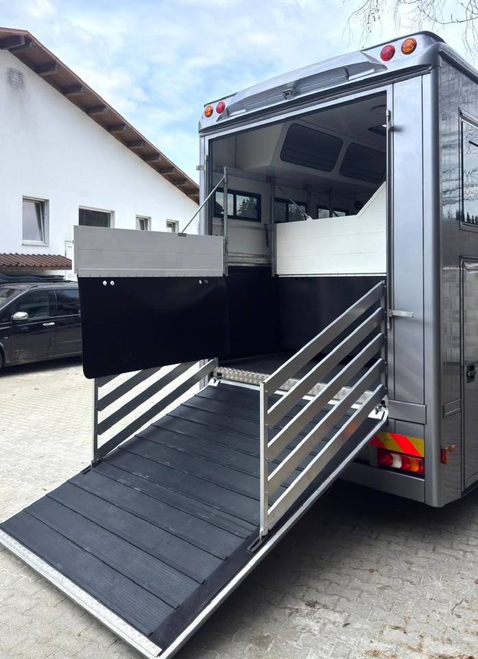Camion per Cavalli Mercedes MERCEDES-BENZ 0 Occasione