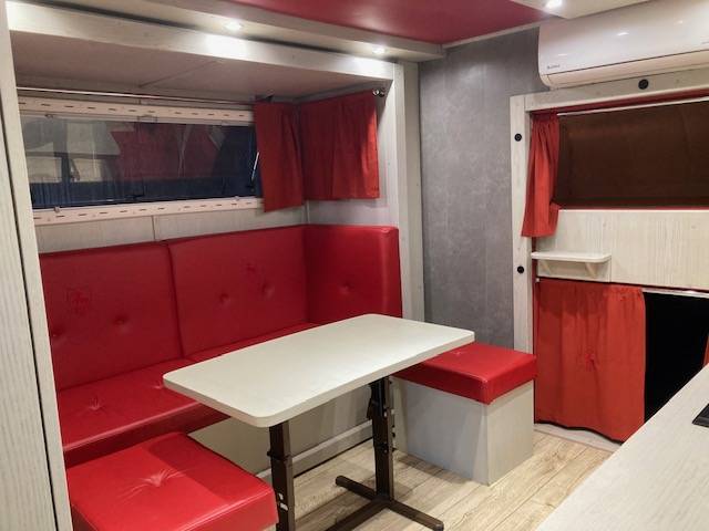 Camion per Cavalli Renault 44HH1 2011 Occasione